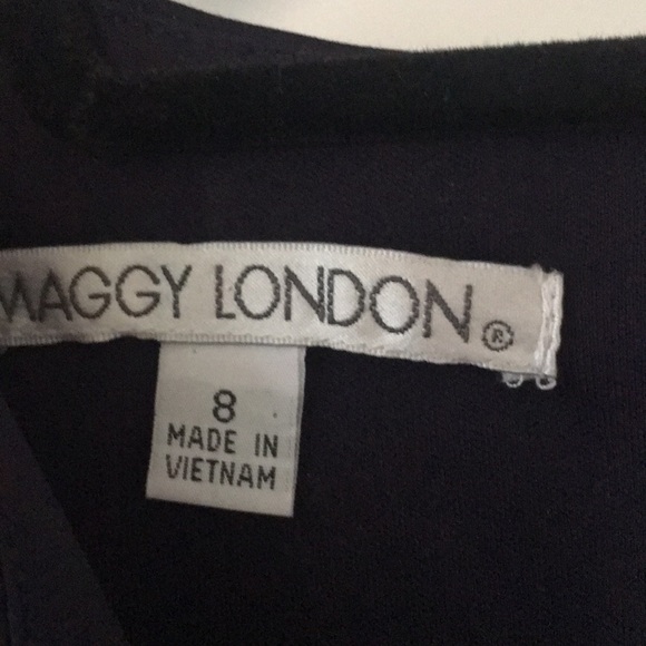 Dress - Picture 2 of 5